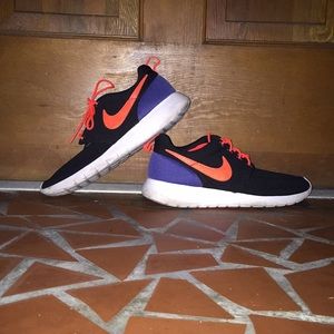 NIKE roshe MAKE AN OFFER